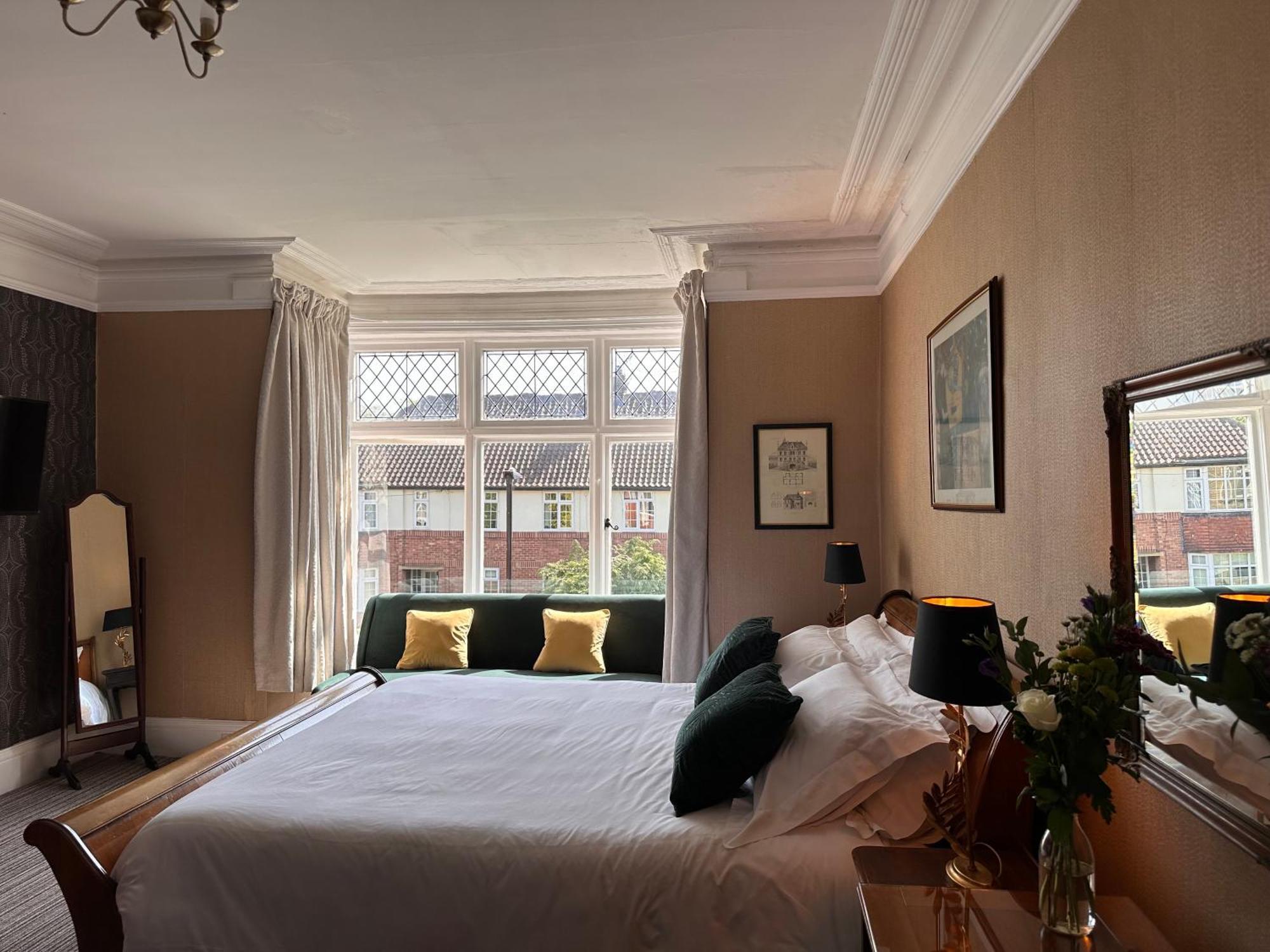 Georges Place York